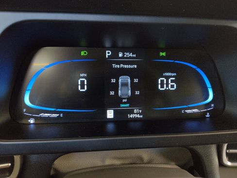 Used 2025 Hyundai Elantra Sport FWD image 23