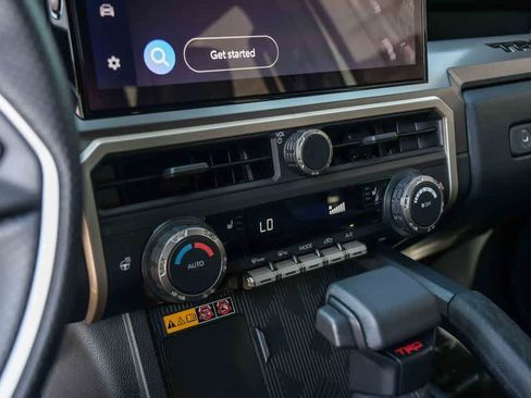 Used 2025 Toyota Tacoma TRD Sport w/ TRD Sport Upgrade Package image 25