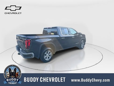 Used 2023 GMC Sierra 1500 SLT w/ X31 Off-Road Package AWD/4WD image 8