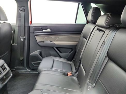 Used 2021 Volkswagen Atlas Cross Sport SE w/ Panoramic Sunroof Package image 28