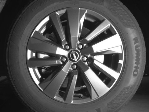 Used 2025 Nissan Pathfinder SV image 12