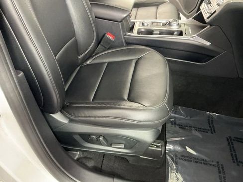 Used 2020 Ford Explorer XLT w/ Equipment Group 202A AWD/4WD image 13