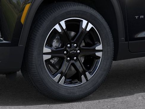 New 2027 Chevrolet Traverse LT w/ Sun and Wheel Package FWD image 9