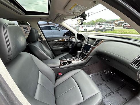 Used 2019 INFINITI Q50 Luxe w/ Cargo Package (L96) image 5
