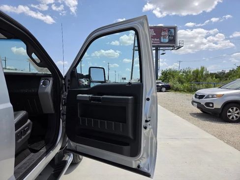 Used 2016 Ford F350 Lariat w/ Lariat Ultimate Package AWD/4WD image 22
