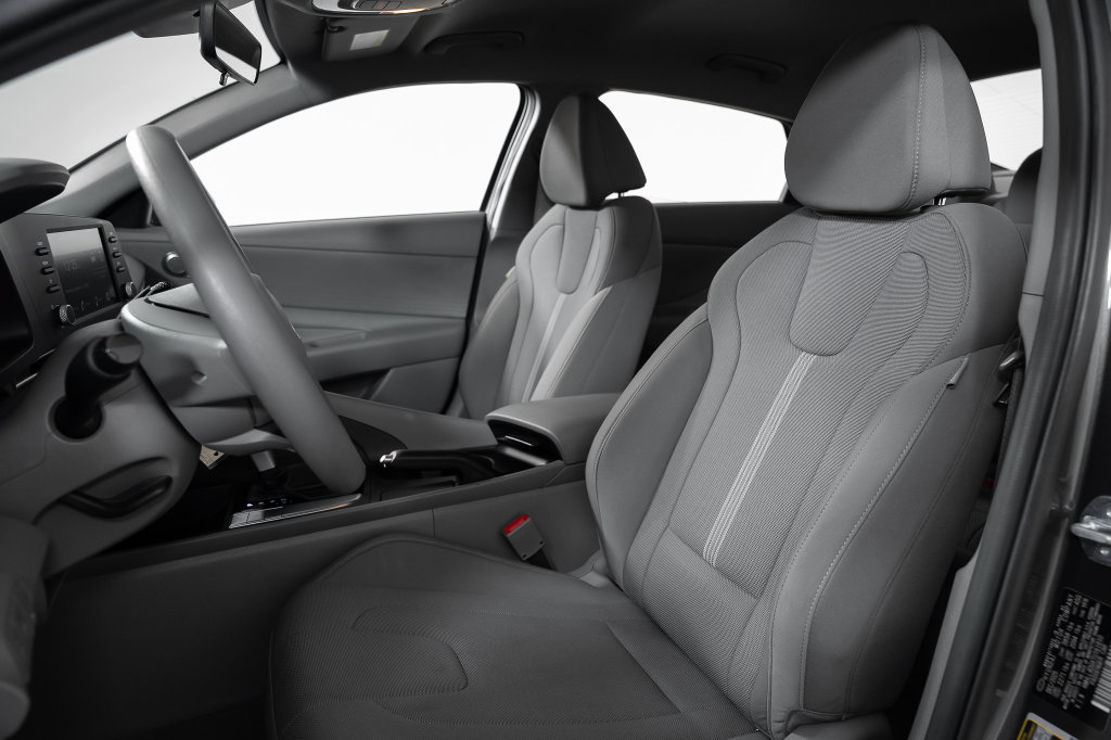 Certified 2026 Hyundai Elantra SE FWD image 24