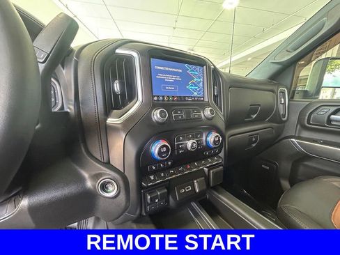 Used 2021 GMC Sierra 2500 AT4 w/ AT4 Premium Plus Package image 12