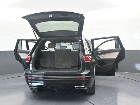 Used 2020 Volkswagen Tiguan SE R-Line image 81