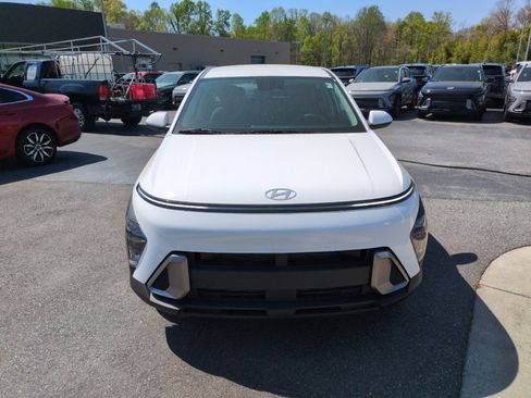 New 2026 Hyundai Kona SE FWD image 2