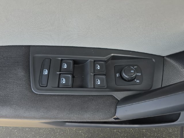 Used 2019 Volkswagen Tiguan S w/ Driver Assistance Package AWD/4WD image 29