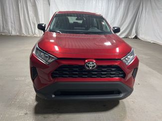 Used 2022 Toyota RAV4 LE video 2