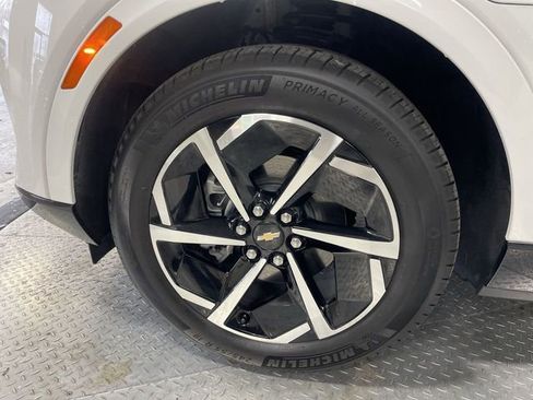 Used 2025 Chevrolet Equinox EV LT image 10