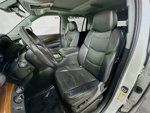 Used 2020 Cadillac Escalade Premium Luxury image 25