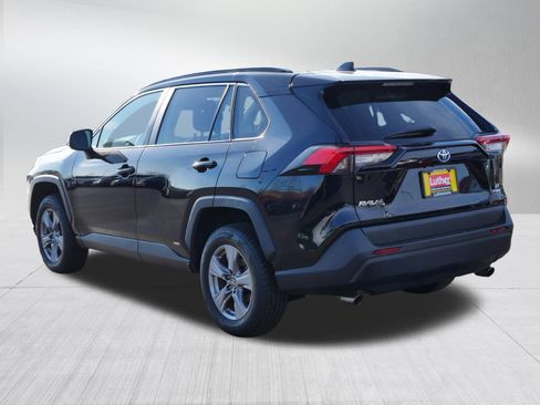 Used 2023 Toyota RAV4 LE AWD/4WD image 5