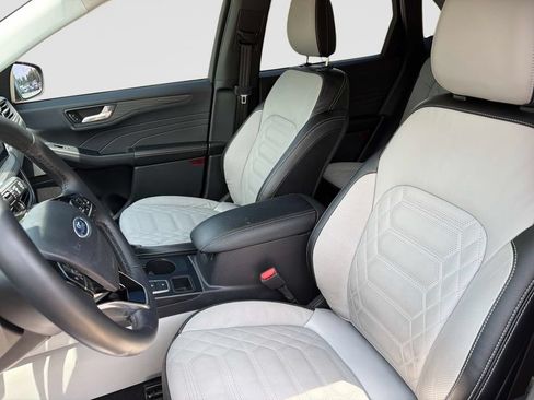 Used 2024 Ford Escape Platinum w/ Premium Technology Package AWD/4WD image 19