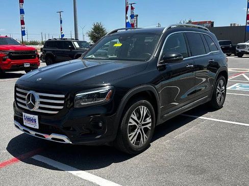 Used 2024 Mercedes-Benz GLB 250 4MATIC image 5