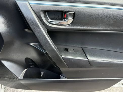 Used 2016 Toyota Corolla LE Premium FWD image 18