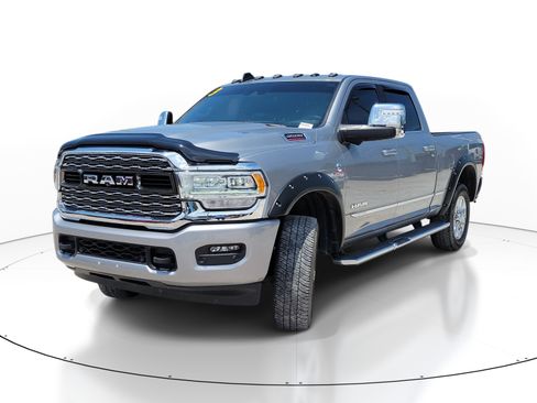Used 2023 RAM 3500 Limited AWD/4WD image 3