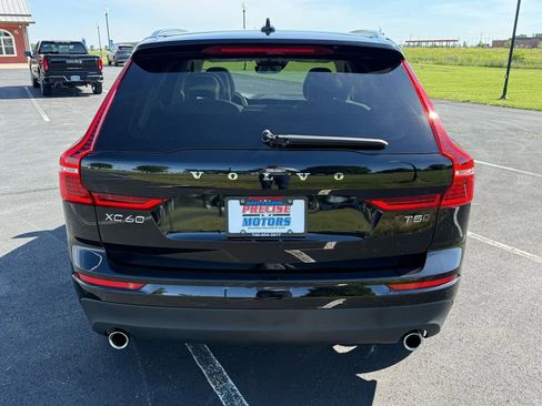 Used 2018 Volvo XC60 T5 Momentum w/ Vision Package AWD/4WD image 6