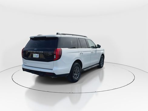 Used 2025 Ford Expedition Active image 8