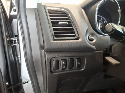 Used 2024 Mitsubishi Outlander Sport SE AWD/4WD image 16