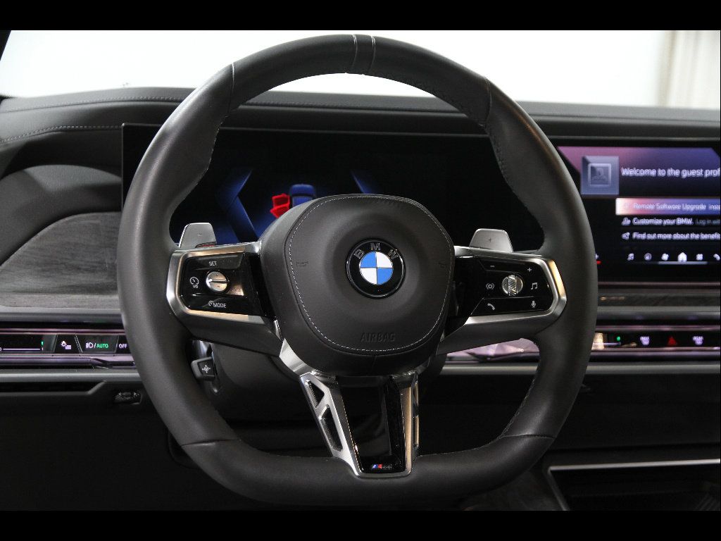 Used 2024 BMW 760i xDrive AWD/4WD image 7