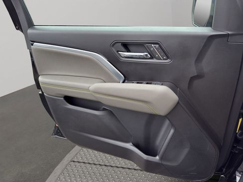 New 2026 Chevrolet Colorado ZR2 w/ Technology Package image 14