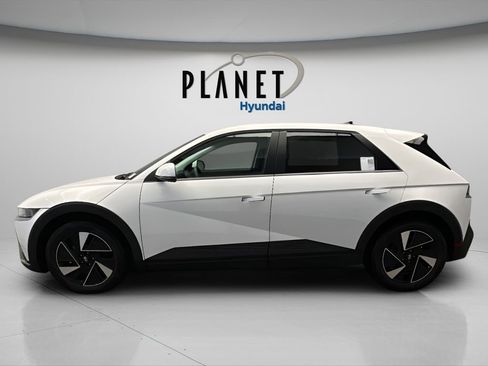 New 2026 Hyundai Ioniq 5 SEL image 2