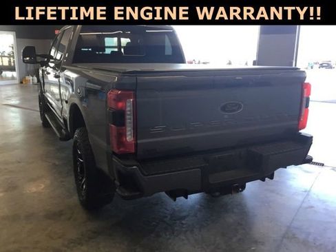 Used 2024 Ford F250 Lariat w/ Black Appearance Package image 7