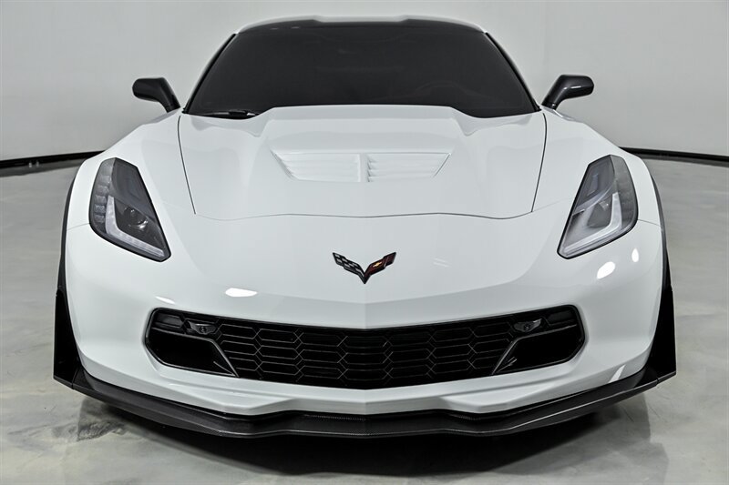 Used 2016 Chevrolet Corvette Z06 w/ 3LZ Preferred Equipment Group RWD image 4