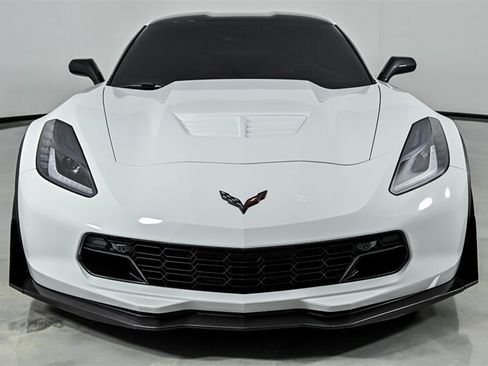 Used 2016 Chevrolet Corvette Z06 w/ 3LZ Preferred Equipment Group RWD image 4