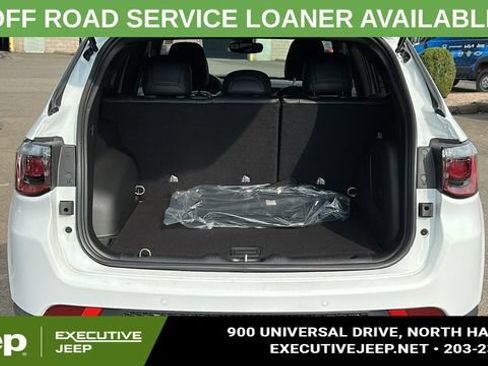 Used 2025 Jeep Compass Limited w/ Sun & Sound Group AWD/4WD image 23