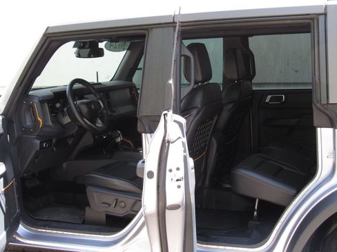 Used 2024 Ford Bronco Badlands AWD/4WD image 13