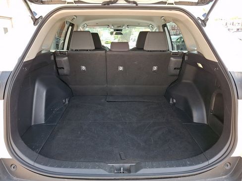 Used 2025 Toyota RAV4 XLE AWD/4WD image 28