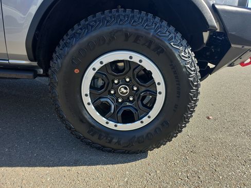 Certified 2023 Ford Bronco Badlands image 10