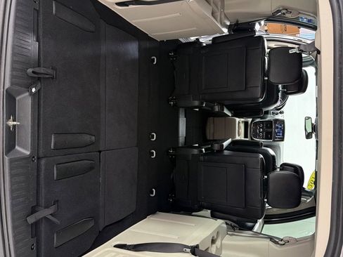 Used 2019 Dodge Grand Caravan SXT image 16