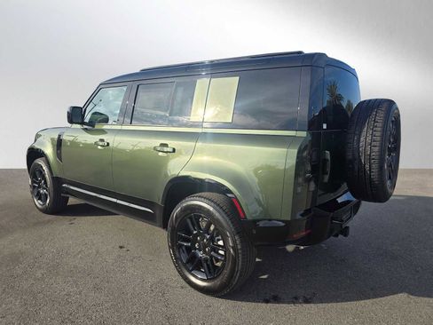 New 2026 Land Rover Defender 110 X-Dynamic SE image 6