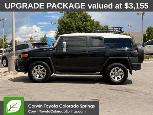 Used 2014 Toyota FJ Cruiser 4WD w/ Upgrade Package image 5