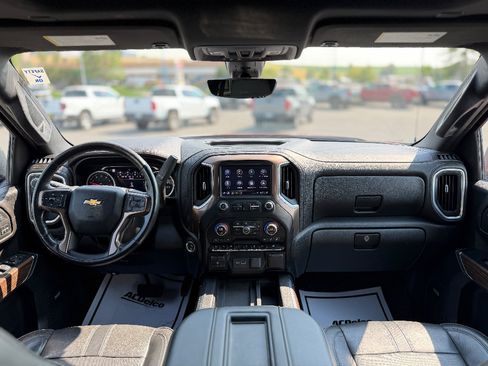 Used 2019 Chevrolet Silverado 1500 High Country w/ Technology Package AWD/4WD image 5