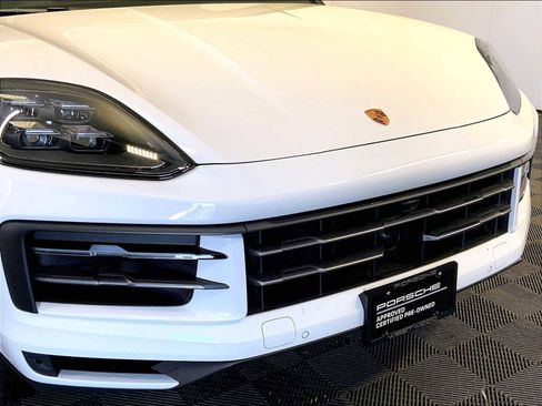 Certified 2026 Porsche Cayenne AWD/4WD image 34