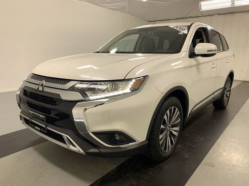 Used 2019 Mitsubishi Outlander SE AWD/4WD image 2