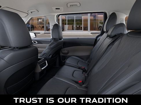 New 2026 Kia Carnival EX image 18