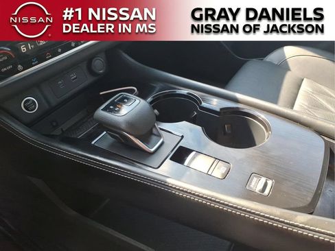 Used 2021 Nissan Rogue Platinum FWD image 19