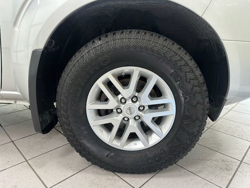 Used 2018 Nissan Frontier SV AWD/4WD image 13