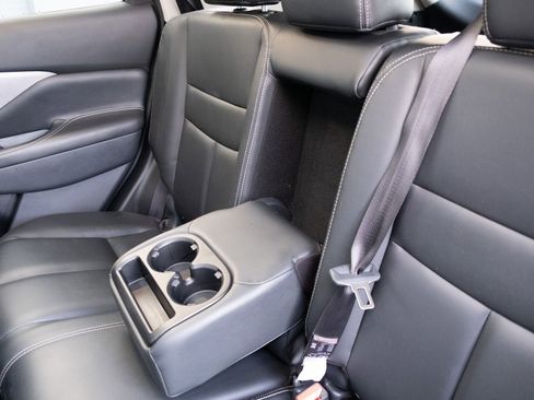 Used 2024 Nissan Murano SV image 18