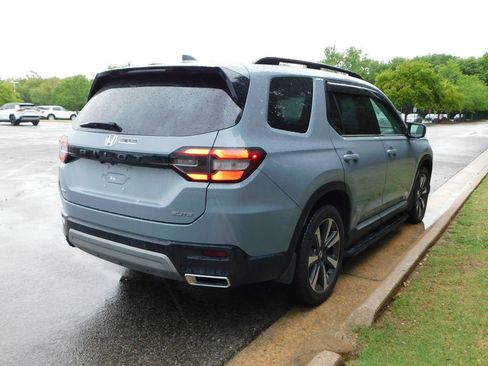 Used 2024 Honda Pilot Elite image 4