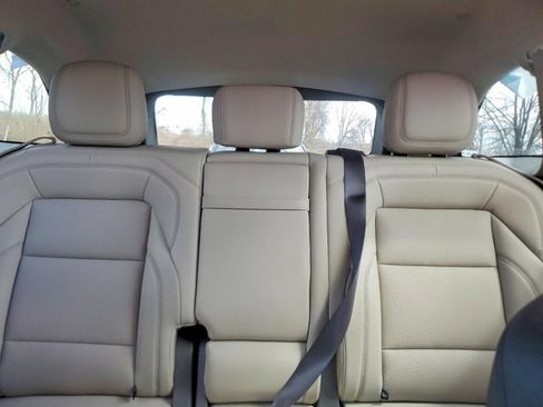 Used 2024 Lincoln Nautilus Premier w/ Equipment Group 102A image 6