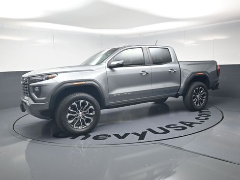 Used 2025 GMC Canyon Denali AWD/4WD image 12