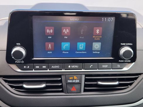 Used 2024 Nissan Altima 2.5 S FWD image 17