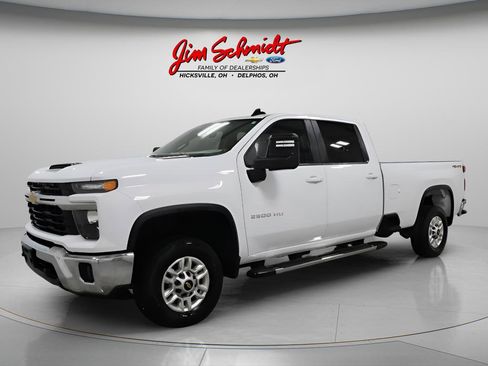 Used 2025 Chevrolet Silverado 2500 LT w/ Convenience Package image 2